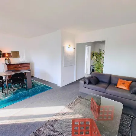 Stylish 2-bedroom Close To *